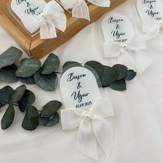 Acrylic White Magnet Favor for Guests
